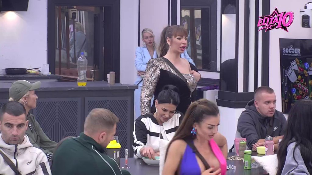 Leti perje na sve strane: Matora istakla da je Terzu sramota da ozvaniči vezu sa Glorijom zbog njene prošlosti, Jelovac joj žestoko uzvratila! (VIDEO)