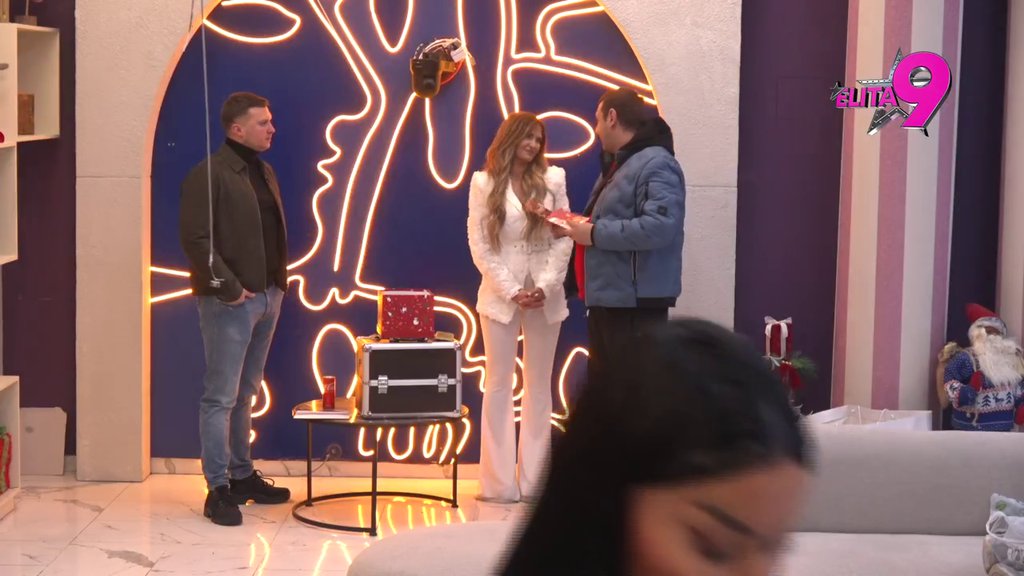 Nemoj da praviš gluposti zbog kojih ćeš da se kaješ: Aleksandra Nikolić jasno skrenula pažnju Milosavi na ponašanje, a zbog reči svoje majke doživela olakšanje (VIDEO)