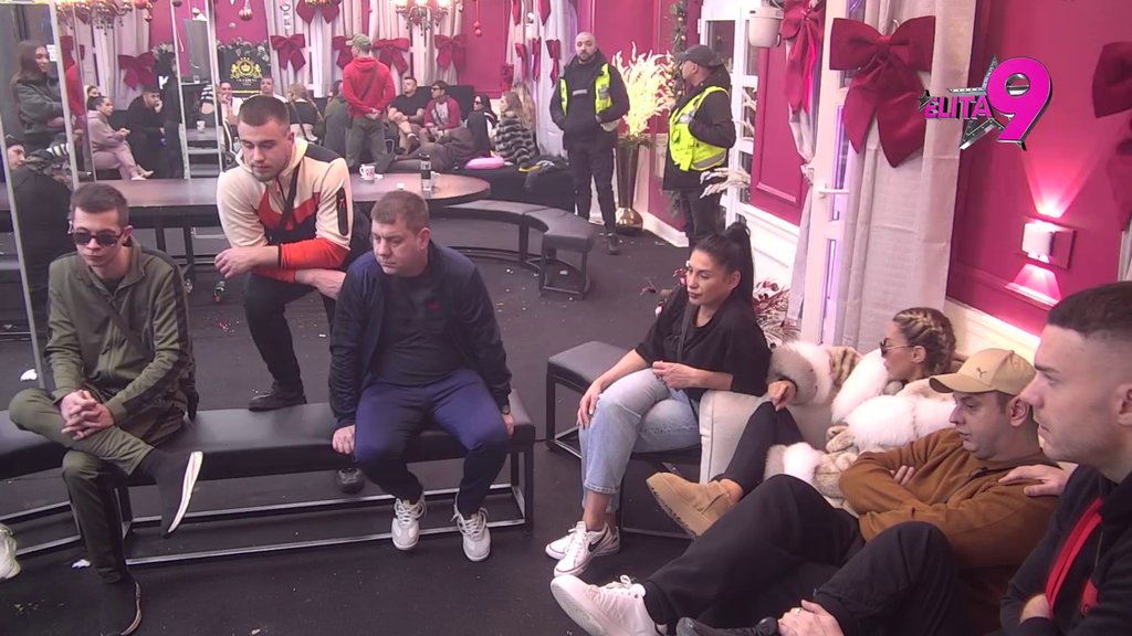 Ratno stanje u Beloj kući: Specijalan zadatak izazvao haos, žestoke svađe na sve strane! (VIDEO)