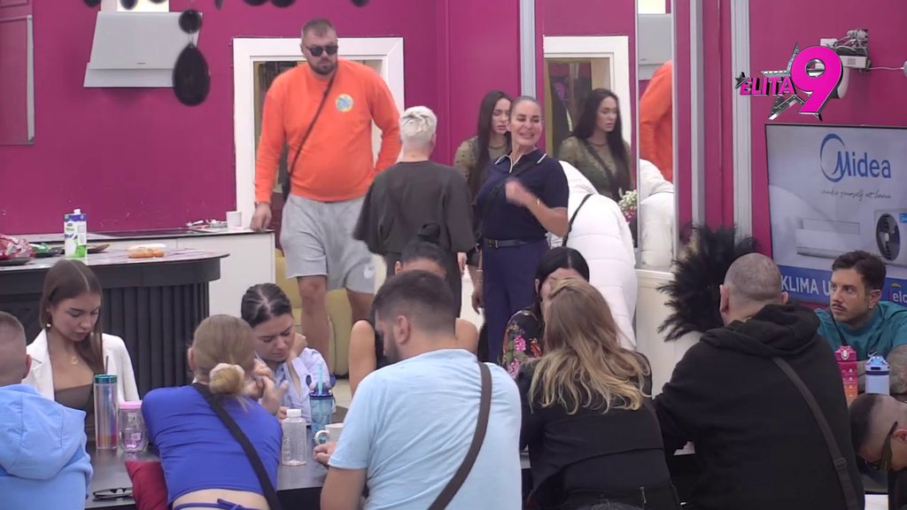 Ko ovu dramu režira?! Kačavenda progovorila o SVINGERAJIMA, Lukinoj mami Biljani i Sandri: Pisao si joj pre dve godine, a znao si da je njen muž u zatvoru (VIDEO)