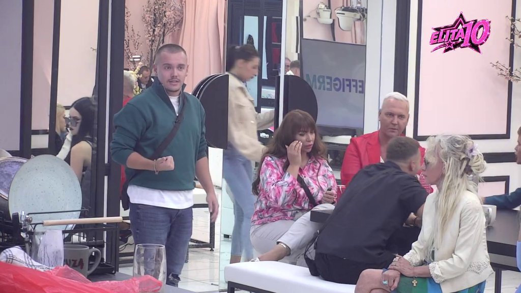 Veza pred pucanje?! Đukić purnja na Aneli zbog pogleda koje je uputila Caru, pa Dača i Uroš otkrili ŠOK informaciju!  (VIDEO)