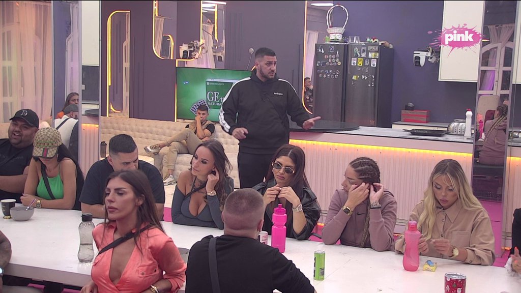 Ne piše im se dobro: Terza na sve načine dokazuje Teodorine emocije, Bebica zanemeo od šoka, ukućani je dotukli istinom (VIDEO)