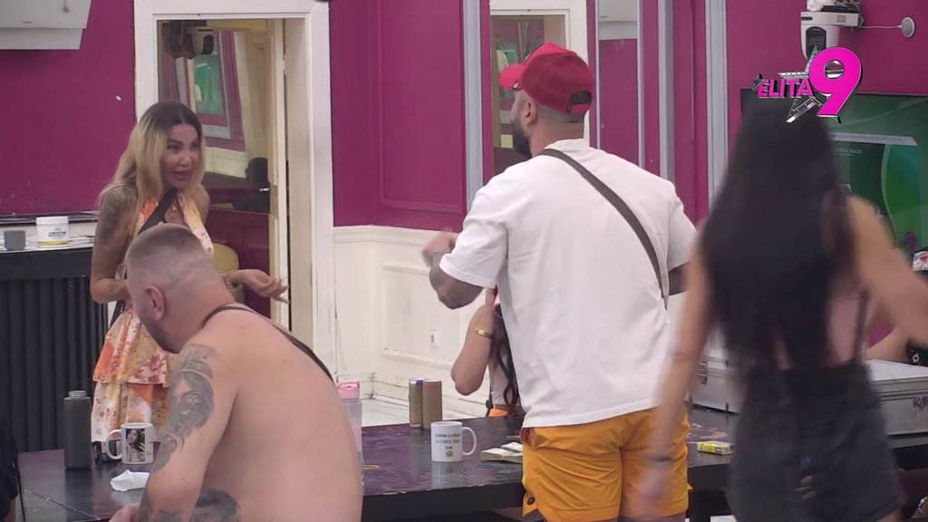 Aneli 'UPALILA' bivše momke malim budžetima, Luka vileni, Janjuš joj obećao: Da se kladimo da ćemo na leto biti zajedno?! (VIDEO)