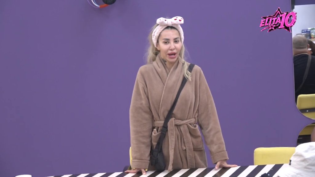 Ljubomorna je na mene, obična metla! Aneli se ostrvila na Gloriju, ne može očima da je gleda (VIDEO)