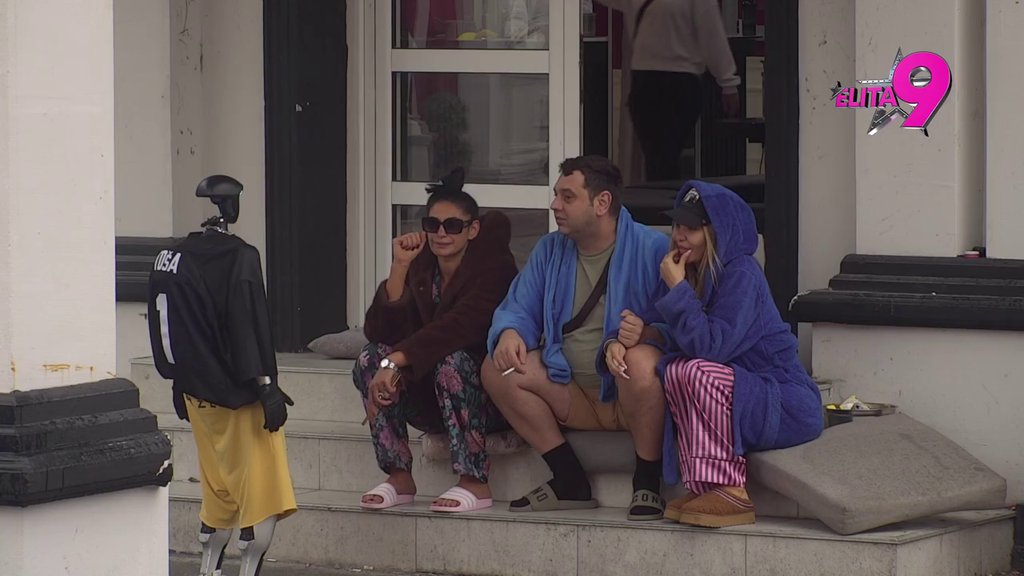 Radi Aneli PR, jeftino se prodao! Pečenica dobio žesoke kritike od Anitinih fanova, uporedili ga sa USISIVAČEM: TREBA RADITI DO JULA!