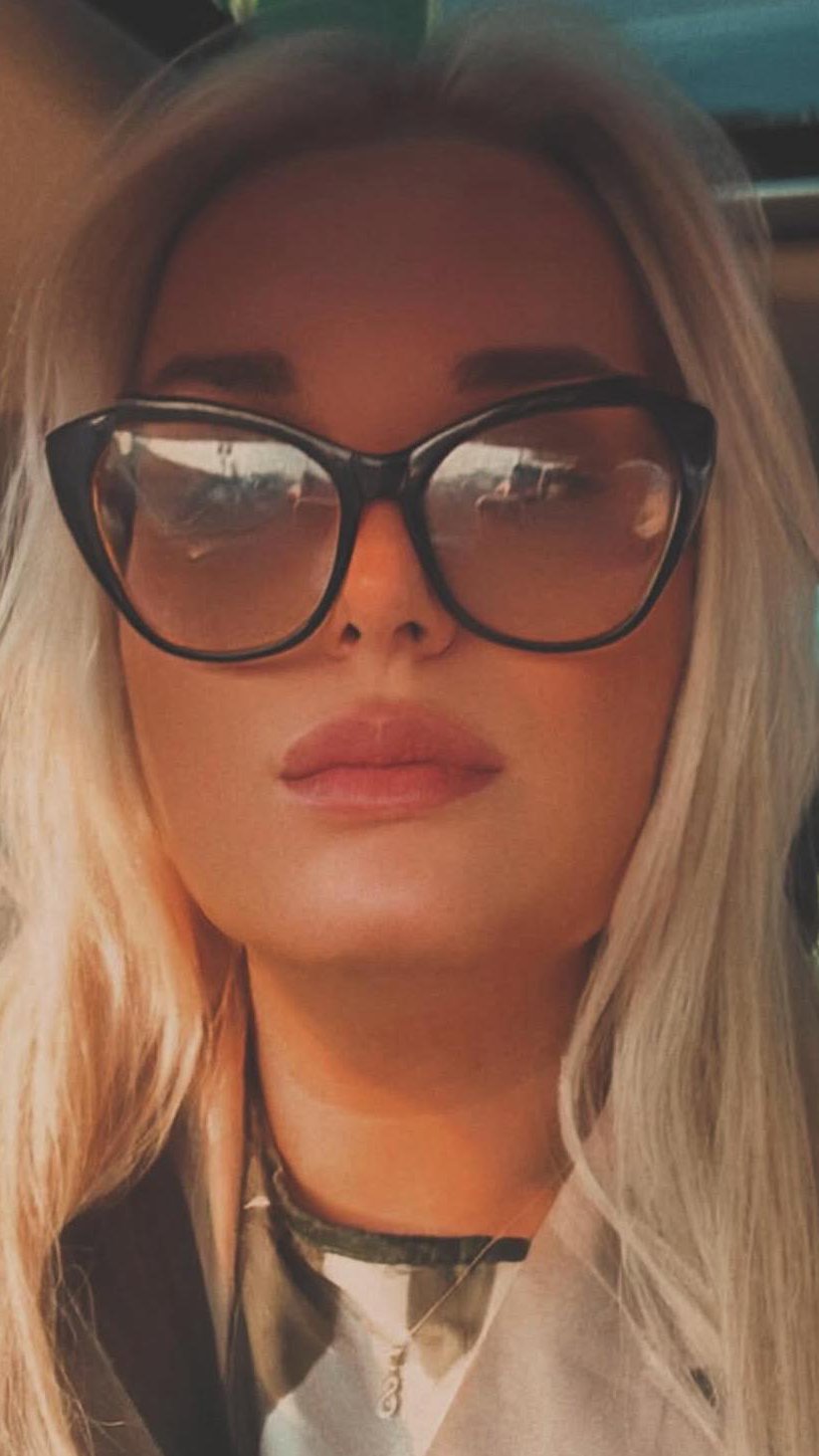 TO GOVORI O NJIHOVIM KOMPLEKSIMA I OGRANIČENJIMA: Nakon uvreda koje su Maja i Aneli uputile na njen račun, za Pink.rs se oglasila i Anitina drugarica Tamara! Jezikom seče kao mačem!