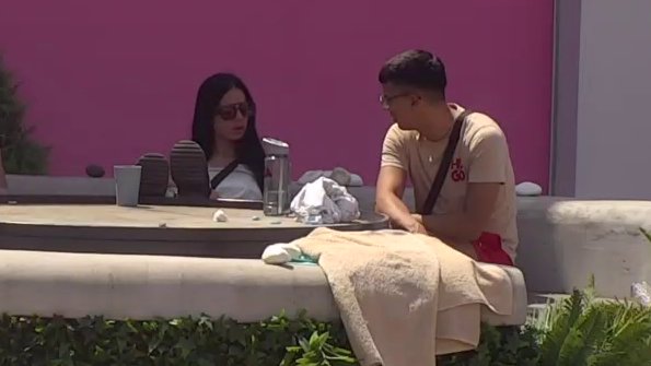 Eni Čolić će se slošiti od prizora: Peja joj zabio još jedan nož u leđa, pa postao nikad bliži s ovom takmičarkom! (VIDEO)