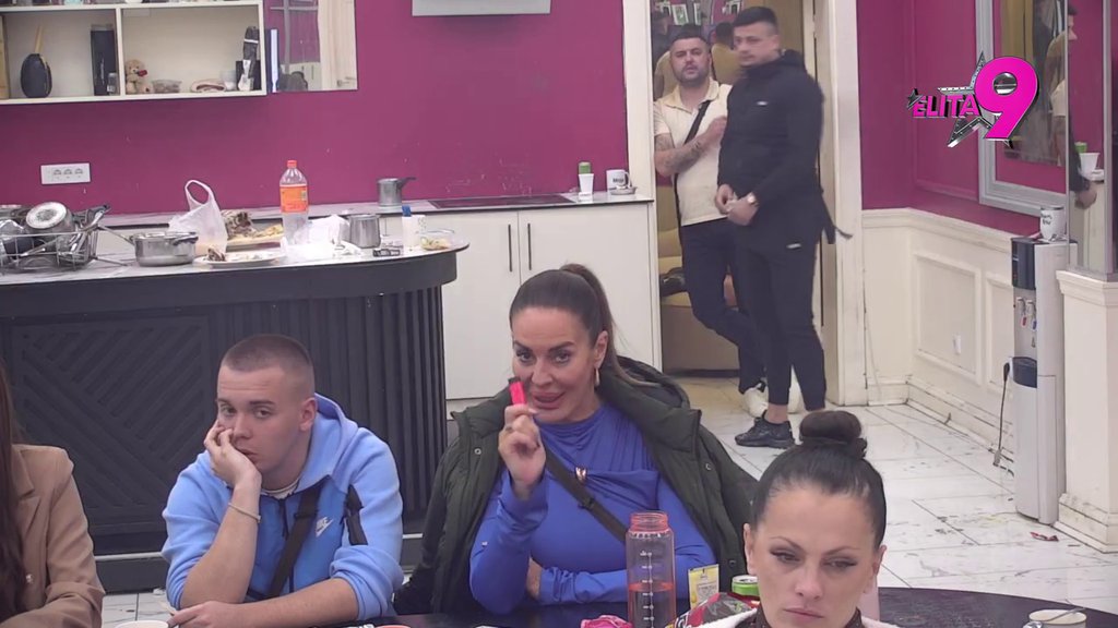 Je l' znaju oni šta je incest majka?! Aneli dala svoj sud o sukobu Kačavende i Asmina, Maja nikad žešće udarila po Durdžiću (VIDEO)