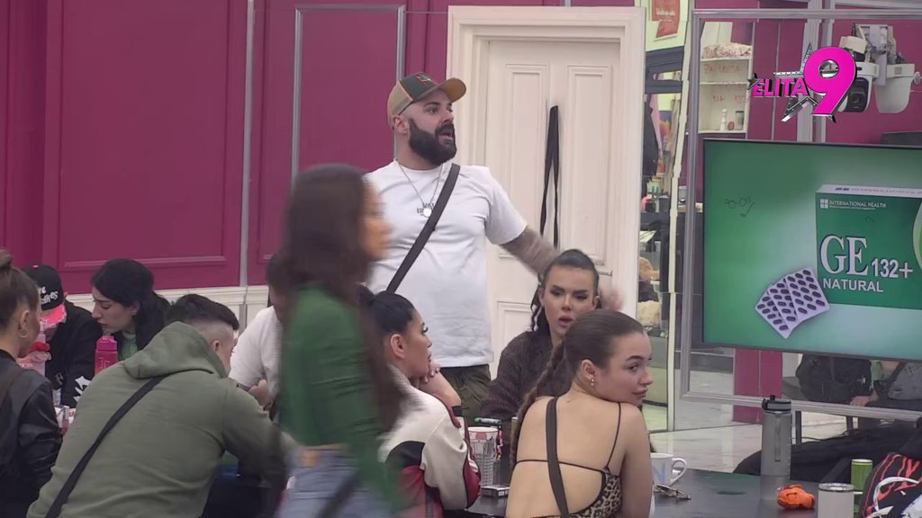 UBEĐENA DA NE MOGU BEZ NJE: Aneli otkrila sve o provociranju bivših, Asmin otkrio da ga juri kao nikada (VIDEO)