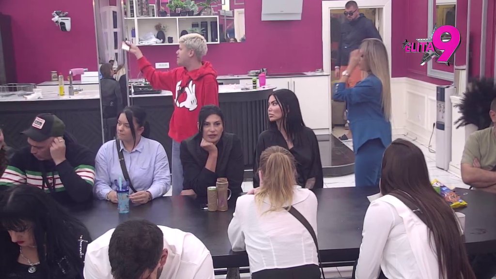 Pukao! Uroš Stanić ne krije razočaranje u Anitu, skočio i sve joj sasuo: Rekao sam joj da... (VIDEO)