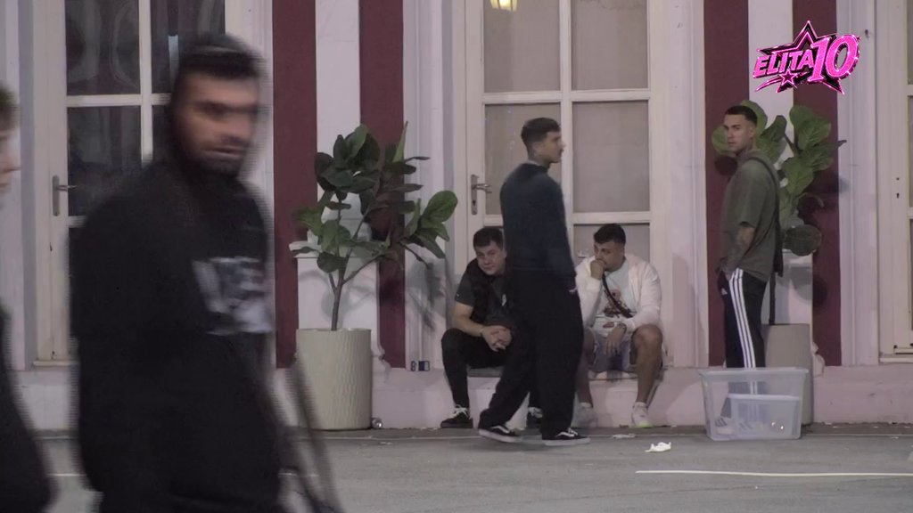 Veza vam je blam! Đukićeva ekipa pokušava da mu otvori oči: Ukazali mu gde greši u odnosu sa Aneli i Laurom, on tera po svom (VIDEO)