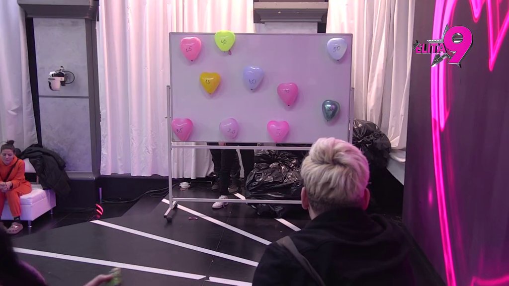 ONI SU TRENUTNO VODEĆI PAR! Terza i Sofija se izdvojili u igri preciznosti, ne kriju sreću! (VIDEO)