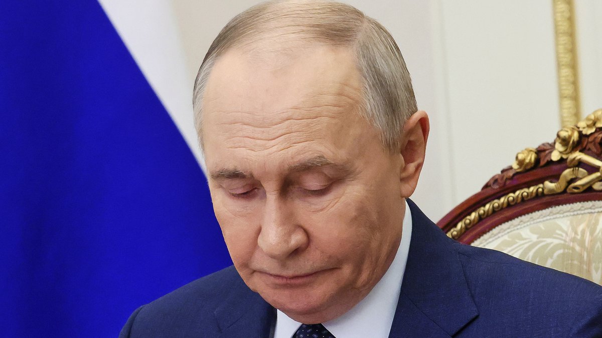 ŠOKANTNO PRIZNANJE VLADIMIRA PUTINA! Ruski lider prvi put javno progovorio o velikom problemu: Redovi na pumpama, krenuli da prazne STRATEŠKE REZERVE!