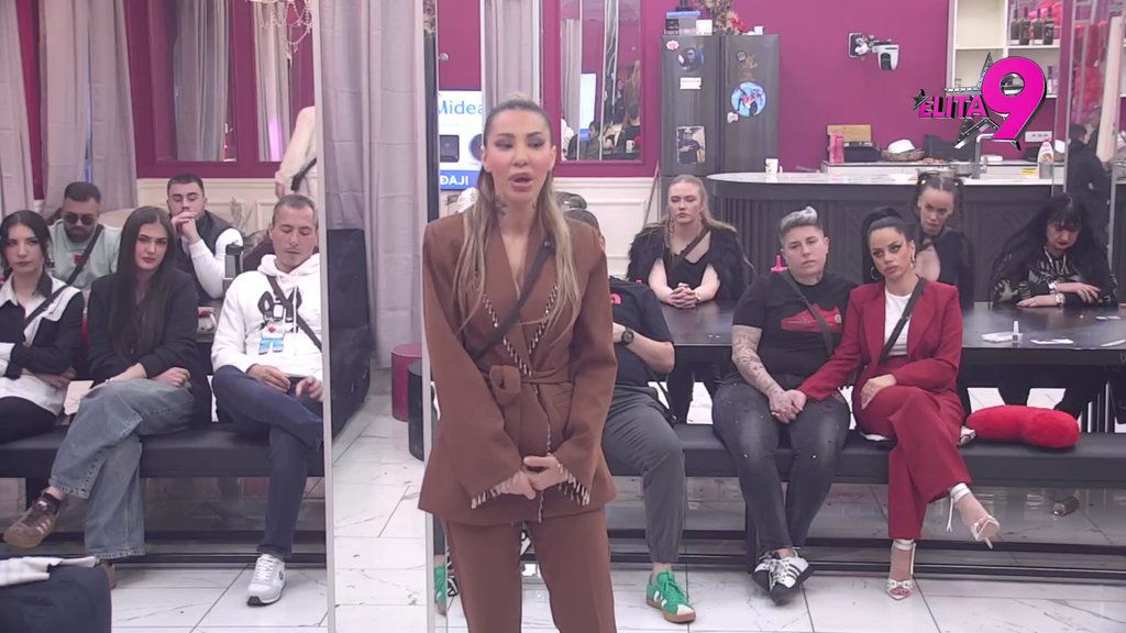 Naneli su Nori bol kad su kačili njene slike s drugim čovekom: Aneli svesna da Alibabu ćerka ne zanima, misli da od suda NEMA NIŠTA (VIDEO)