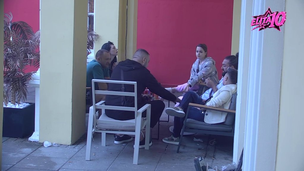 Kad bih ti rekao mišljenje majka bi ti završila na bromazepamima! Car izribao Jovanu Kosovac, ona zanemela (VIDEO)