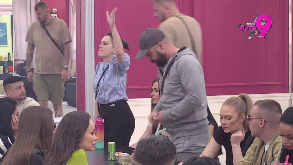 Obezbeđenje stoji između njih! Anita i Luka protiv Jovane advokatice, na ivici fizičkog okršaja! (VIDEO)