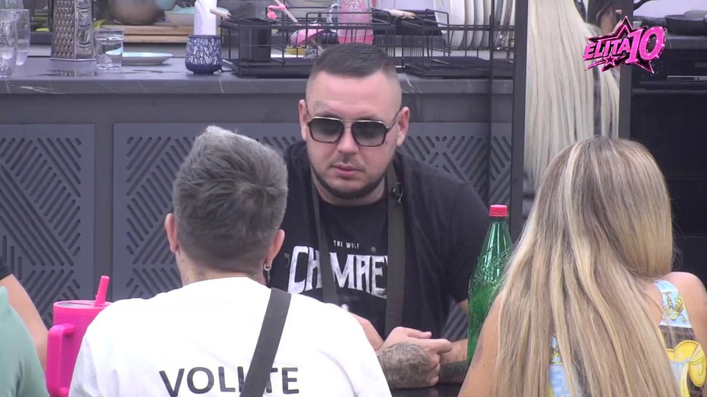 Ovo je takav blam od nominacije: Marinković ovog puta poštedeo Aneli, pa ga Anđela dočekala na zub zbog njegovih reči! (VIDEO)