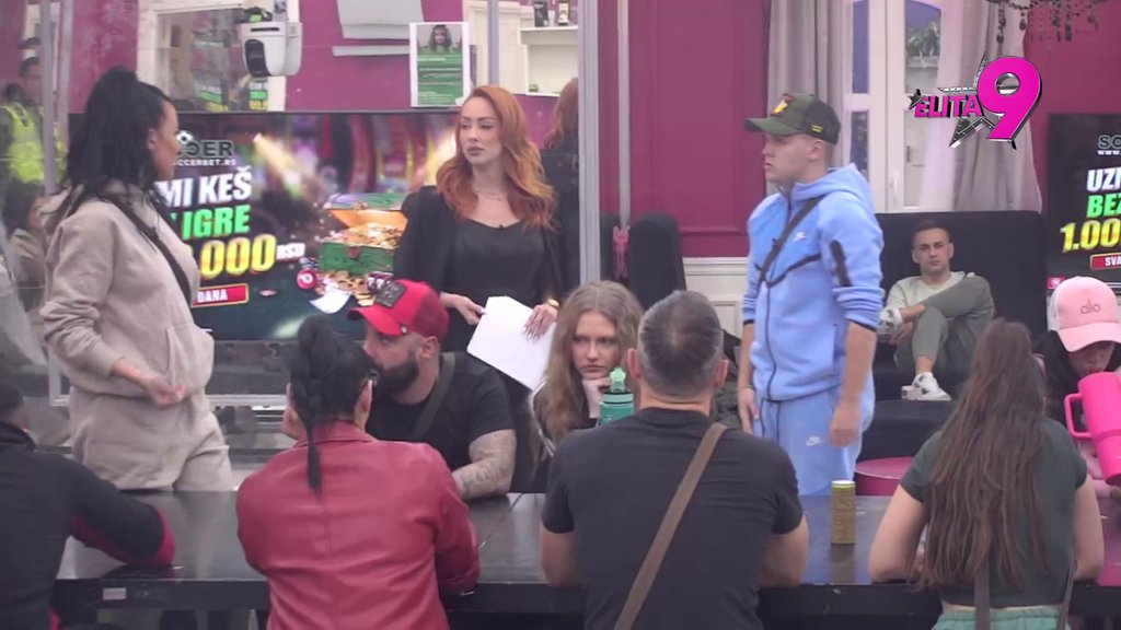 Saterana u ćošak: Anita se pogubila u lažima o profilu Orhideja i susretu sa Stanijom! (VIDEO)