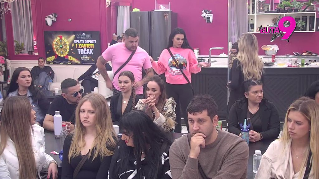 ŠOK! Asmin otkrio da je koketirao sa Teodorom, ona promenila sve boje, a onda je Dača progovorio o njenim emocijama prema Filipu: TO TRAJE... (VIDEO)