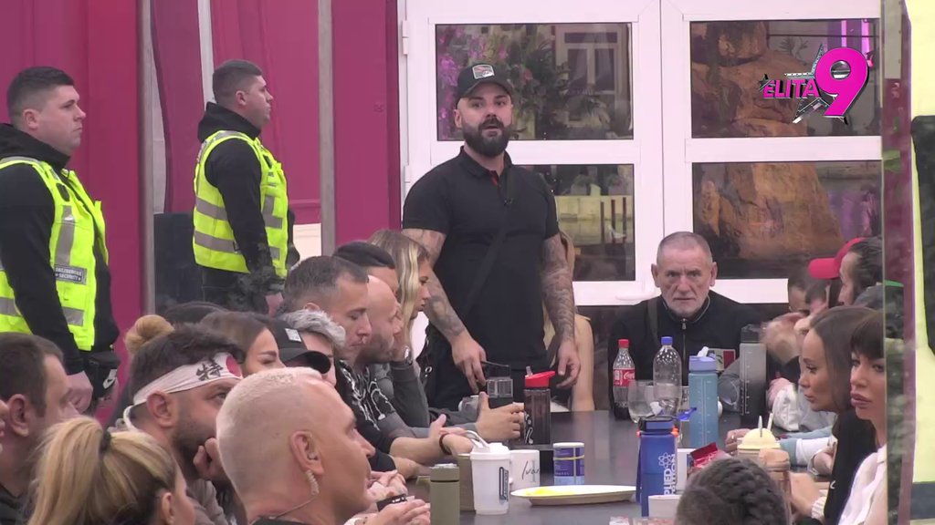 Ti se pravdaš, a ona radi šta hoće ovde... Janjuš skinuo rukavice, pa sasuo Luki sve u lice (VIDEO)