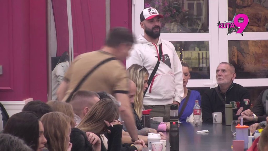 Prošle godine su čekale u redu: Terza se pohvalio Dušici veličinom polnog organa, pa joj ponudio da ga vidi! (VIDEO)