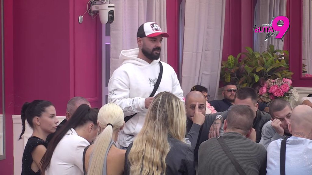 Rekla mi je da Grofica ne može očima da te gleda: Ivan se poigrao sa Lukinim mozgom, prvo stao na maminu stranu, pa obrnuo sve: Ako je vređala moju verenicu... (VIDEO)