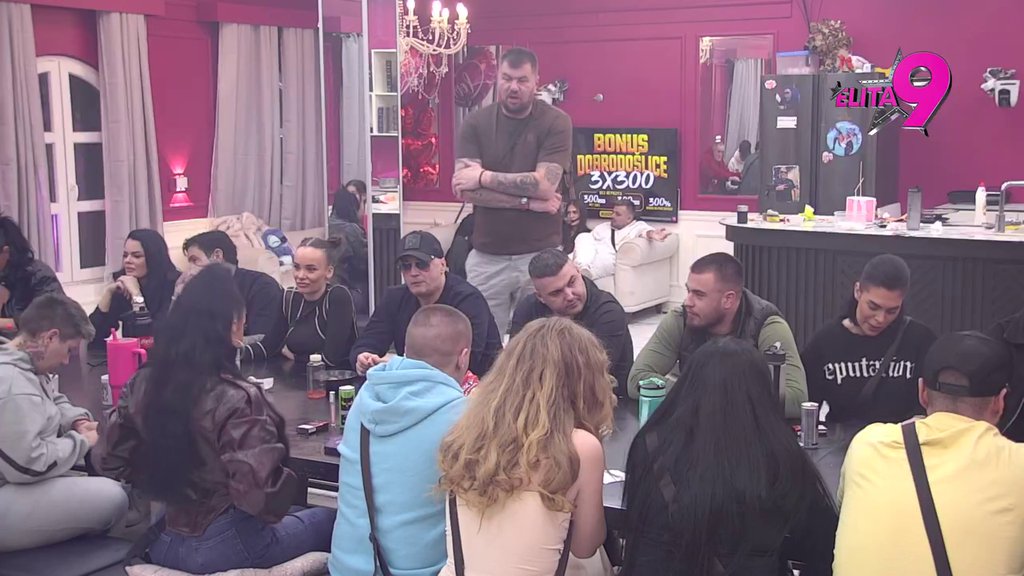 Takmičari popadali od smeha! Janjuš ispričao sve angdote sa Majom, evo na koje sve načine ga je uhodila! (VIDEO)