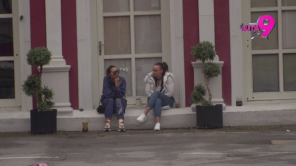 Žestoka pljuvačina: Teodora i Aneli udruženim snagama urnisale Asmina! (VIDEO)