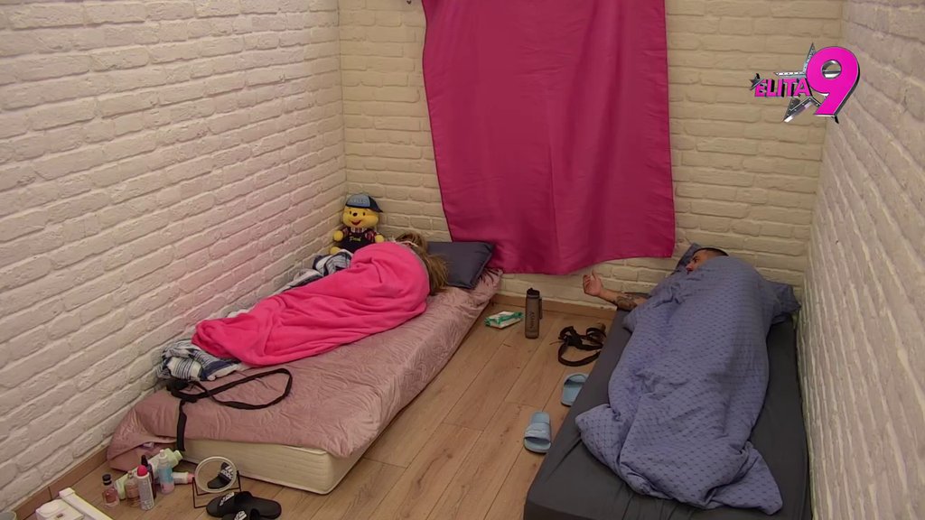 Vratio joj osmeh na lice: Alibaba udelio Aneli zlatne savete, pa joj obećao zaštitu od svega! (VIDEO)