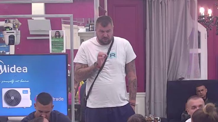 Haos epskih razmera: Janjuš brutalnim uvredama sahranio Kačavendu, ona iz nemoći krenula da urliče na sav glas! (VIDEO)