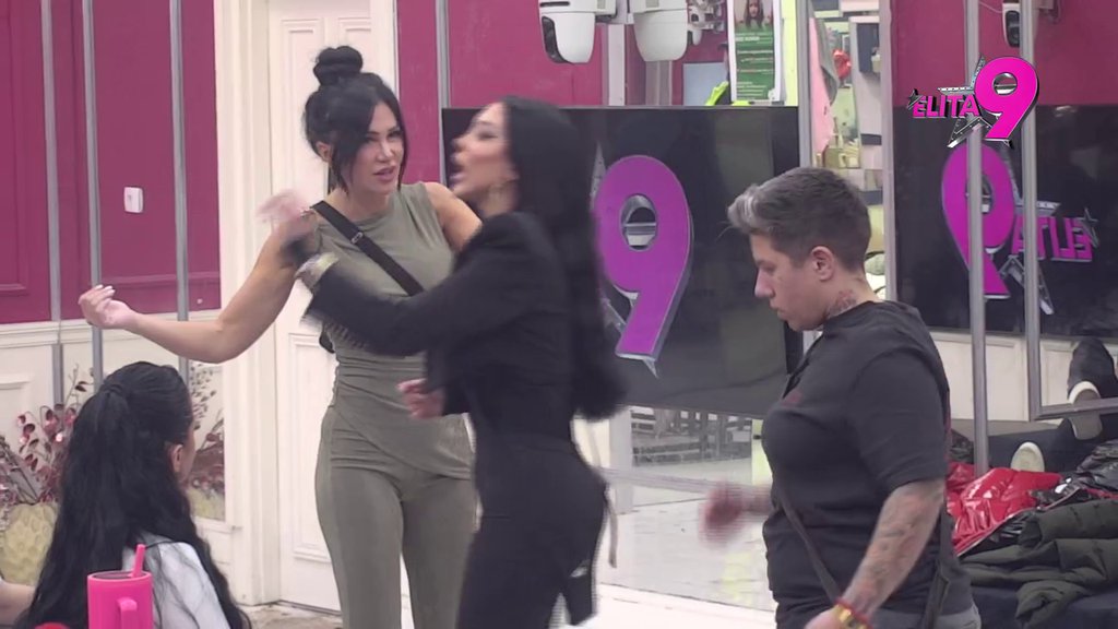 Ne piše mu se dobro! Maja izvukla Asminu uši zbog svih devojaka sa kojim je bio, više ne može ni senku da mu podnese (VIDEO)