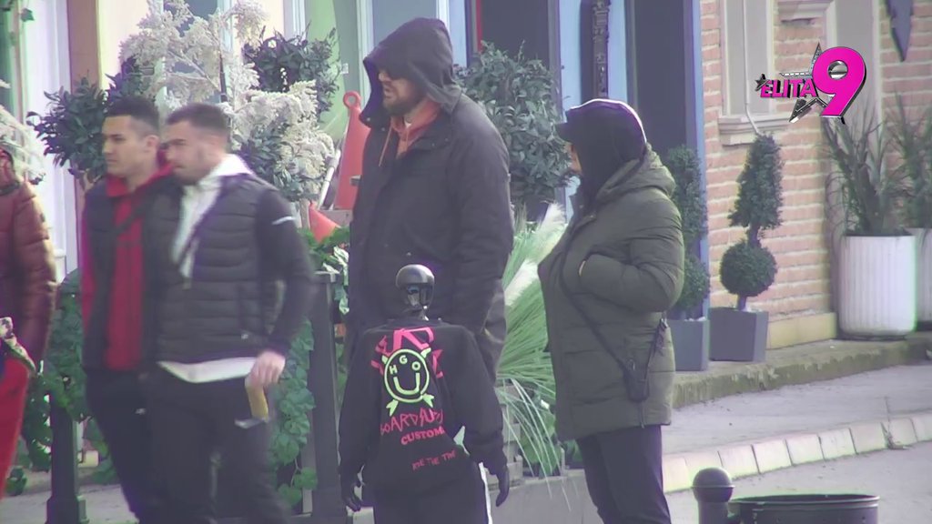 U NJEGOVU ČAST: Robot Toša i učesnici zapevali himnu Svetog Save! (VIDEO)