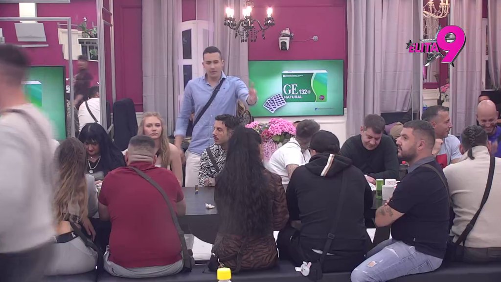 PRIZNAO SIMPATIJE: Evo koji takmičar je bacio oko na Anitu, uzdigao je u zvezde komentarom, pa Đukiću zamerio OVO (VIDEO)