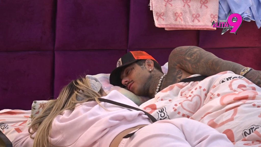Ponovo pljunula na sebe: Aneli završila kod Đukića u krevetu! Dok ona moli za mrvu ljubavi, on je ponižava (VIDEO)