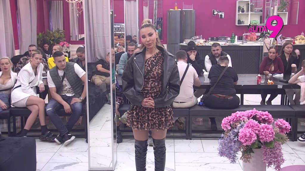 Zamolila sam ga da reši te papire, jer Nora nije otišla na sistematski tri godine: Aneli progovorila o odnosu sa Asminom i njihovom procvatu posle dve godine, pa priznala: Nije bio iskren prema Staniji (VIDEO)