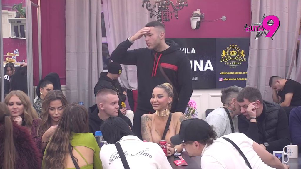 Sad imam tremu: Anđelo još jednom dokazao da između njega i Aneli sve gori, svojim izlaganjem je ostavio bez teksta! (VIDEO)