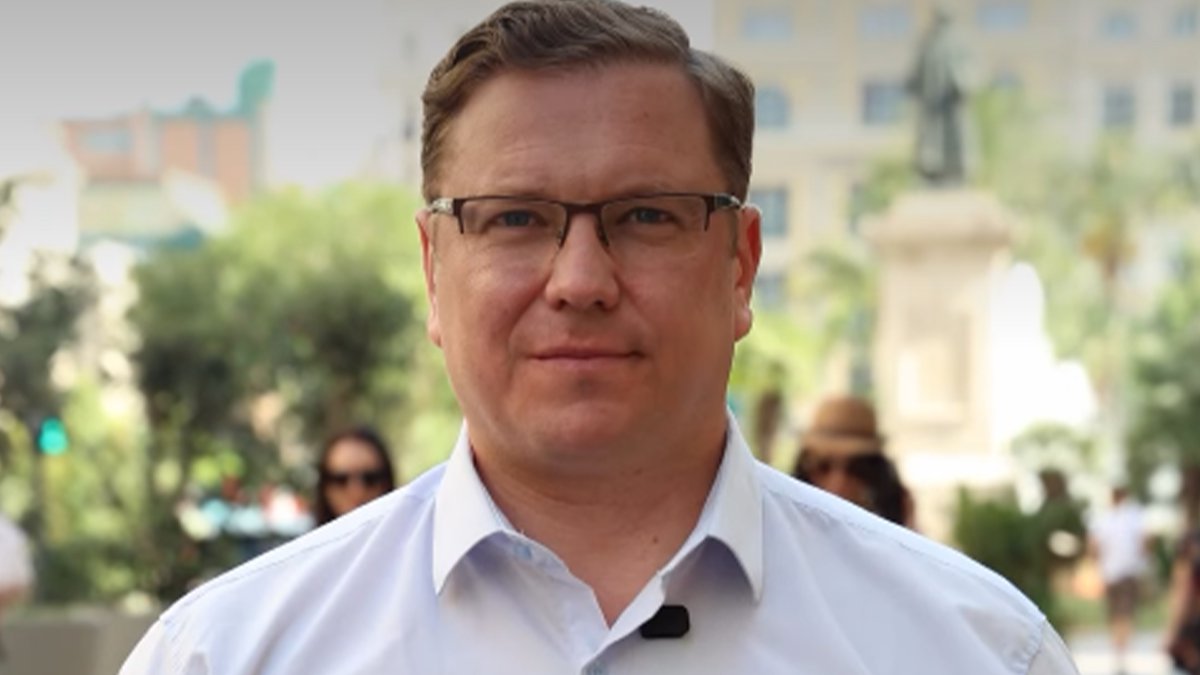 SLEDE DANI ISPUNJENI RADOM ZA NAŠ NAROD U RASEJANJU: Kokanović stigao u Valensiju na Prvi vidovdanski biznis forum