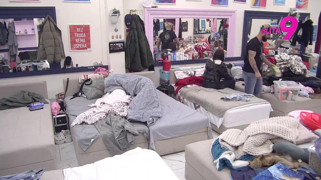 Njegova sigurna luka: Terza nakon haosa sa Milicom Veličković pronašao utehu u Sofijinim zagrljajima i poljupcima (VIDEO)