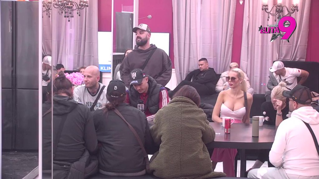 Ne znam ko je ovu Anitu doveo do prvog mesta?! Asmin zaratio sa Stanojlovićevom, ona ga oduvala, Teodora ne zna gde bije od svojih blamova (VIDEO)