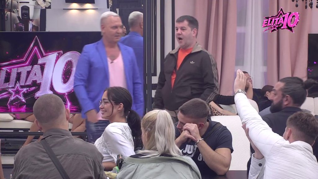 Profuknjačo, videli smo sve sada: Jakšićka na meti udara zbog snimka sa Carem, on priznao sve: Ti si trezna otišla sa mnom tamo (VIDEO)