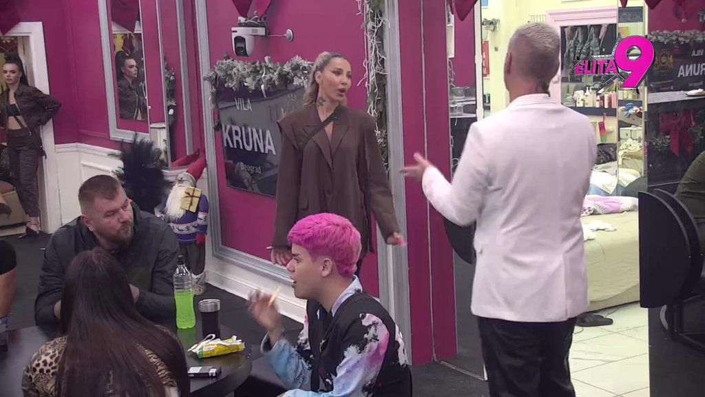 Dečko se izgubio i ima neki poremećaj: Aneli razvezala jezik i brutalnim prozivkama totalno unakazila Luku! (VIDEO)