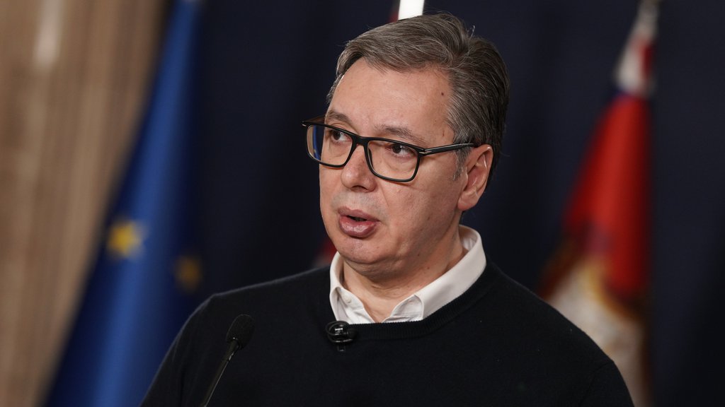 'IZABRAN SAM DA NE DOZVOLIM DA ULICA UPRAVLJA SRBIJOM' Vučić se oglasio: Upravljaće građani odlukom na izborima! (VIDEO)