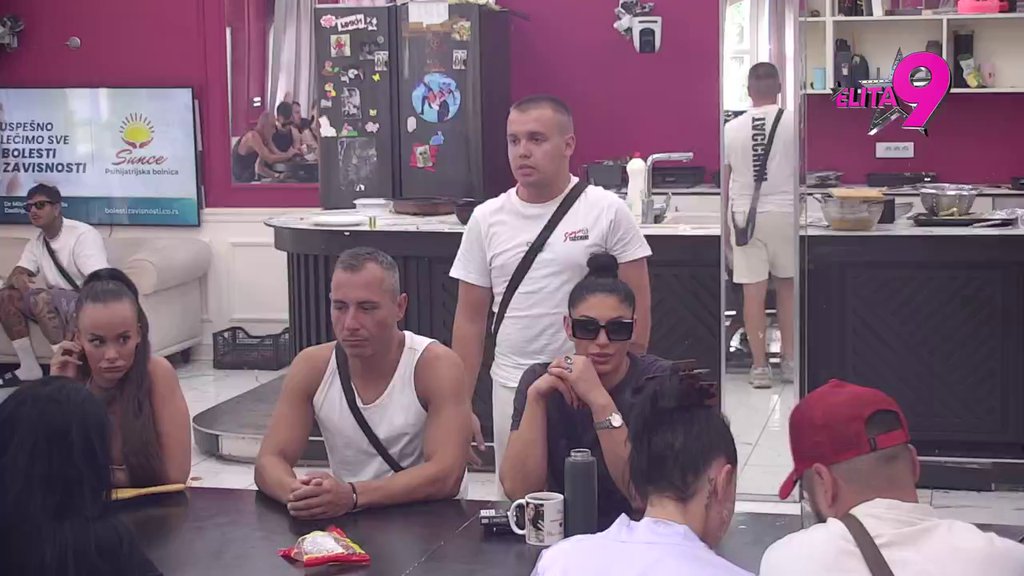 Želiš da odvojiš Filipa i Aneli po svaku cenu: Dača urnisao Luku Vujovića, on bled kao krpa! (VIDEO)
