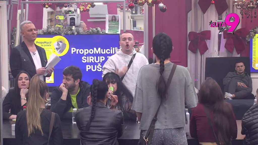 Videli su se tri dana pred njen ulazak, a kad je Nikolija zvala... Dača obelodanio sve što je mu je Anita pričala o odnosu sa Reljom! Ona skočila kao oparena i ponovo se ukanalila (VIDEO)