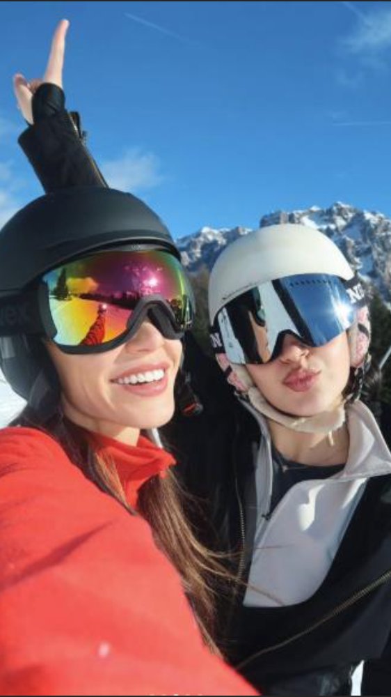 OTPRATILA RELJU SA INSTAGRAMA, SPAKOVALA KOFERE, PA POKAZALA GDE SAD BORAVI! U jeku skandala zbog navodne afere svog muža, Nikolija napustila dom, evo sa kim je (FOTO)