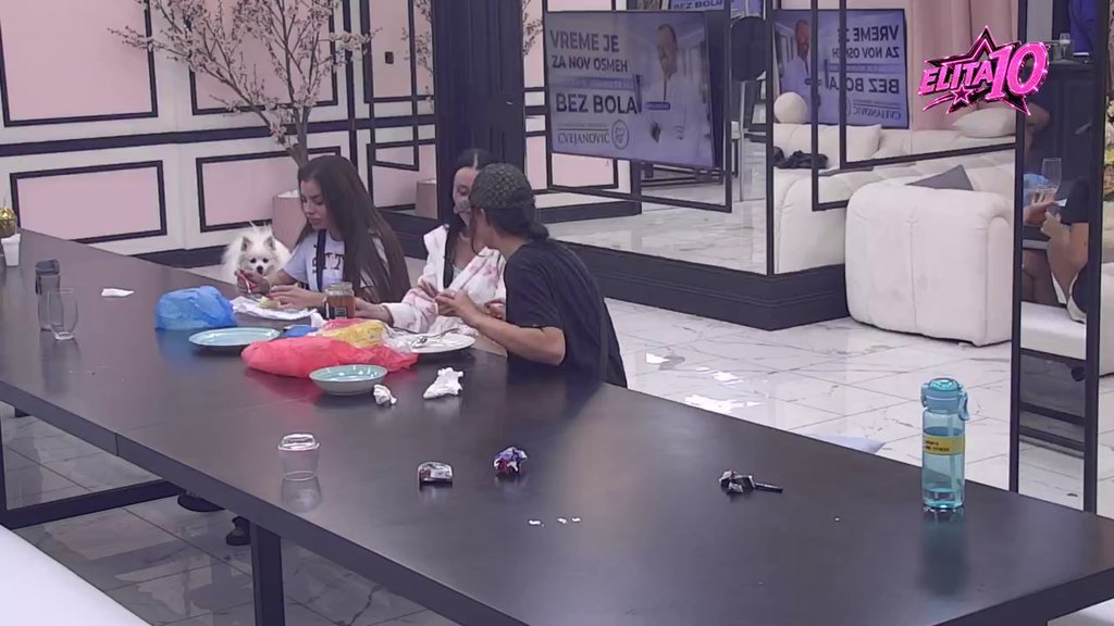 Krenula otimačina oko frajera! Laura otkrila ko joj se zapravo sviđa, pa Poršelina obelodanila šta bi sve radila sa Carem: Sad je meni žao što nisam... (VIDEO)