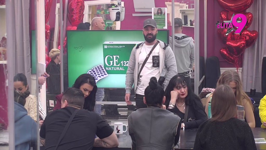 Ovakvog monstruma Nora ne treba kao oca: Asmin otkrio da hoće samo da bude otac, oduvao Aneli, a onda je Luka raskrinkao bivšu verenicu: Kad god bi on hteo, ona bi pristala (VIDEO)