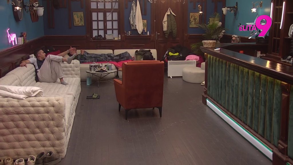 PROVALILI JE: Mića i Jakišićka upitali Aneli za emocije prema Filipu, ona napokon priznala kako ga gleda (VIDEO)