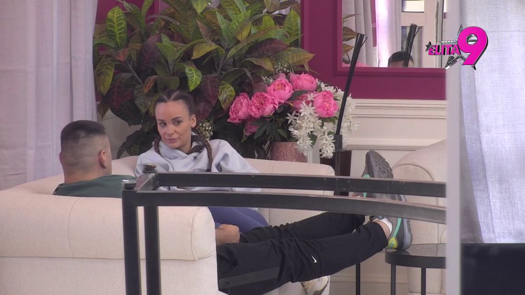 SVI SMO MI GLUPI OSIM TEBE! Bebica na korak da raskine veridbu, Teodora na sve načine pokušava da se opere od muvanja sa Filipom (VIDEO)