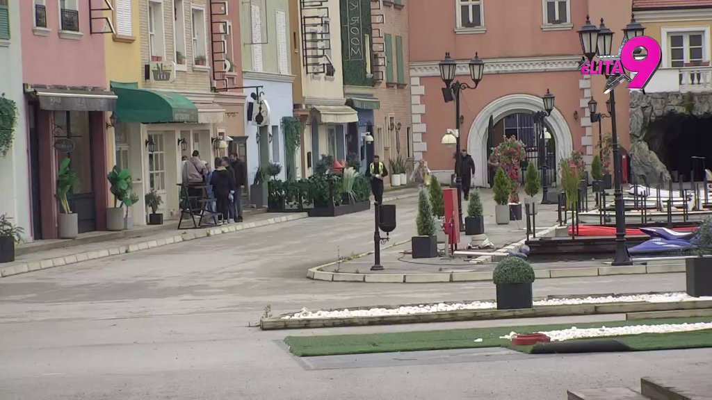 KAO MUVE BEZ GLAVE! Učesnici potrčali koliko ih noge nose, evo i zbog čega! (VIDEO)